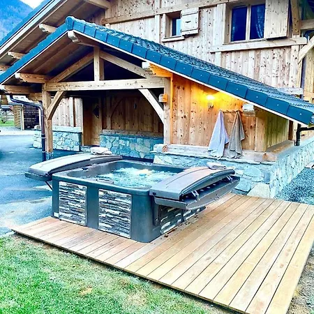 Luxe L'hibiscus Chalet